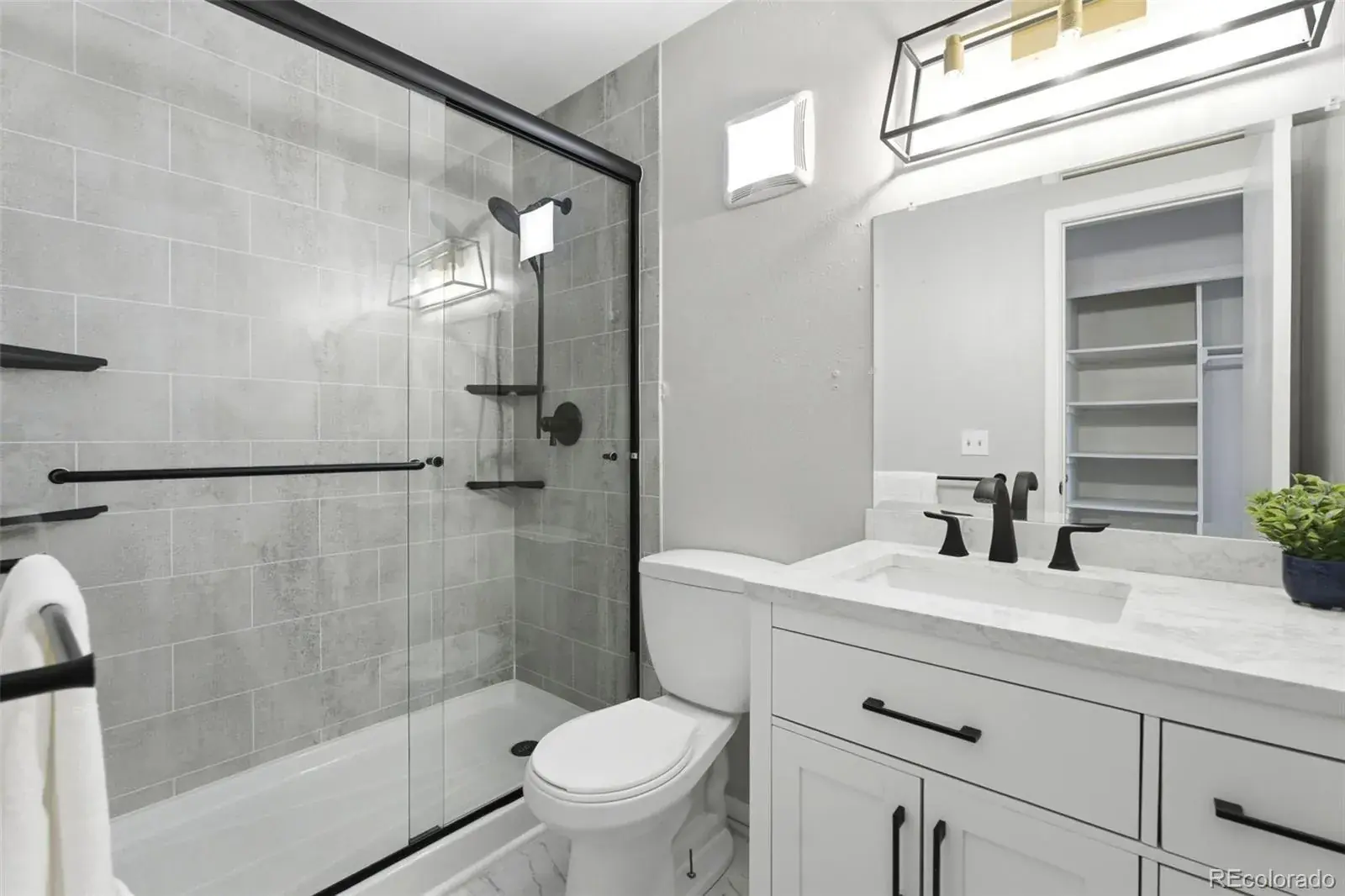 2411 S Xanadu Way #D Aurora CO 80014 MLS #REC5531684 01222026004836 1600 15