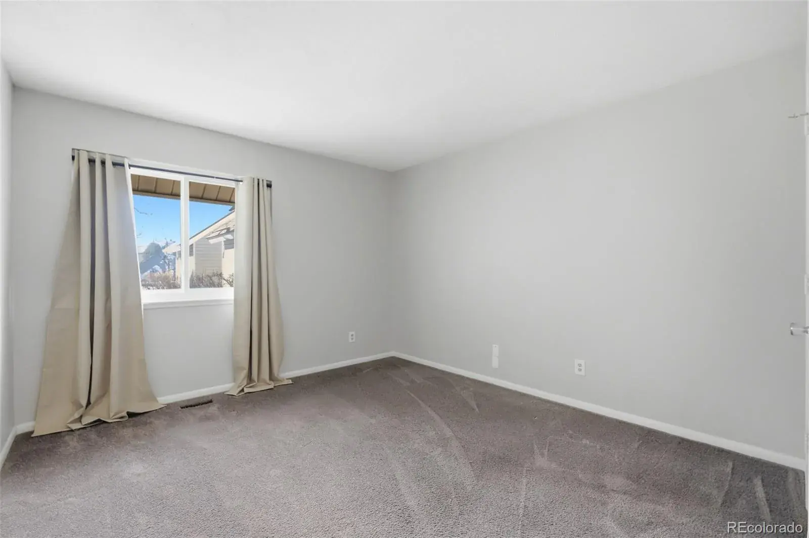 2411 S Xanadu Way #D Aurora CO 80014 MLS #REC5531684 01222026004836 1600 17