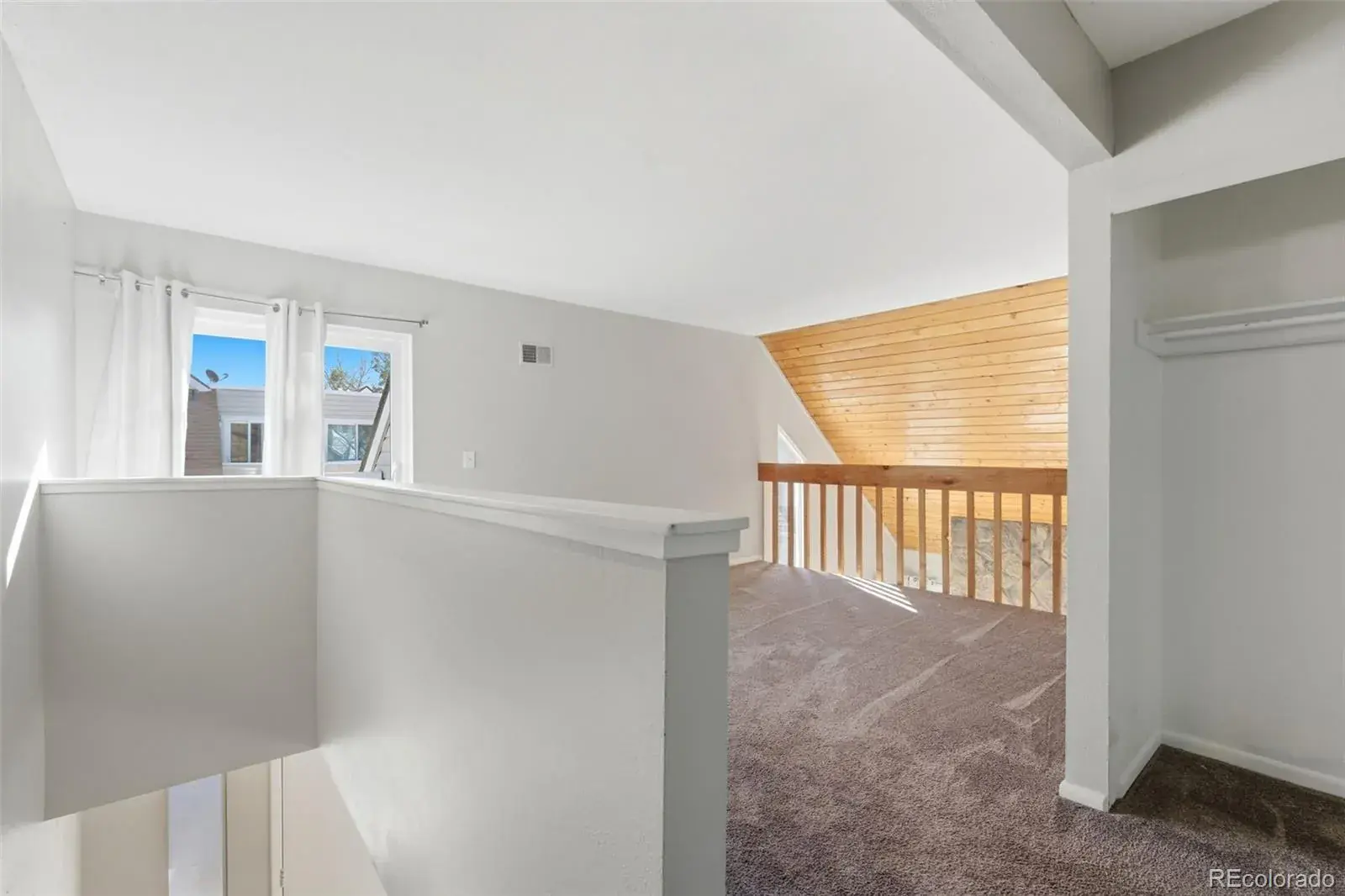 2411 S Xanadu Way #D Aurora CO 80014 MLS #REC5531684 01222026004836 1600 21
