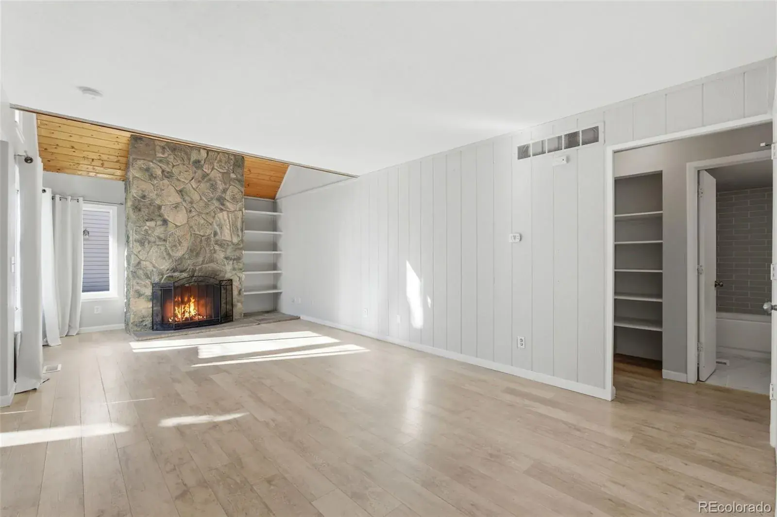 2411 S Xanadu Way #D Aurora CO 80014 MLS #REC5531684 01222026004836 1600 9