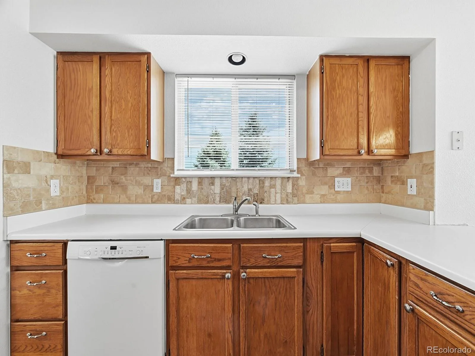 4064 S Himalaya Way Aurora CO 80013 | MLS #REC5533535 08132026231013 1600 11