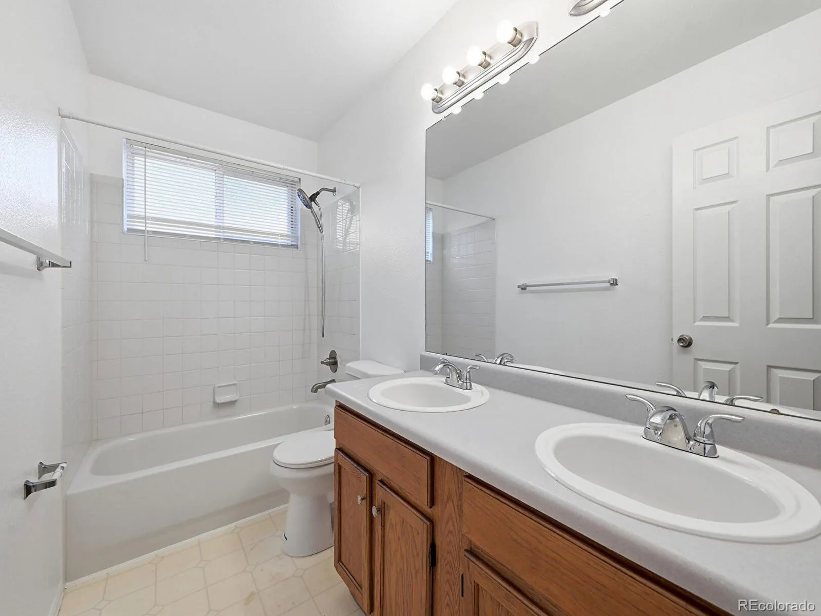 4064 S Himalaya Way Aurora CO 80013 | MLS #REC5533535 08132026231013 1600 20