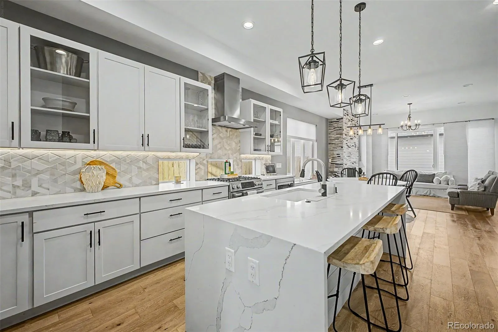 8 S Colorado Boulevard Denver CO 80246 MLS #REC5535119 05282026023219 1600 1