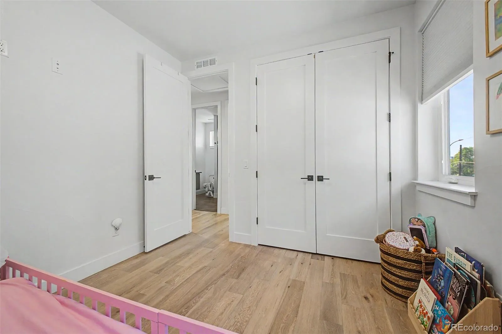 8 S Colorado Boulevard Denver CO 80246 MLS #REC5535119 05282026023219 1600 20