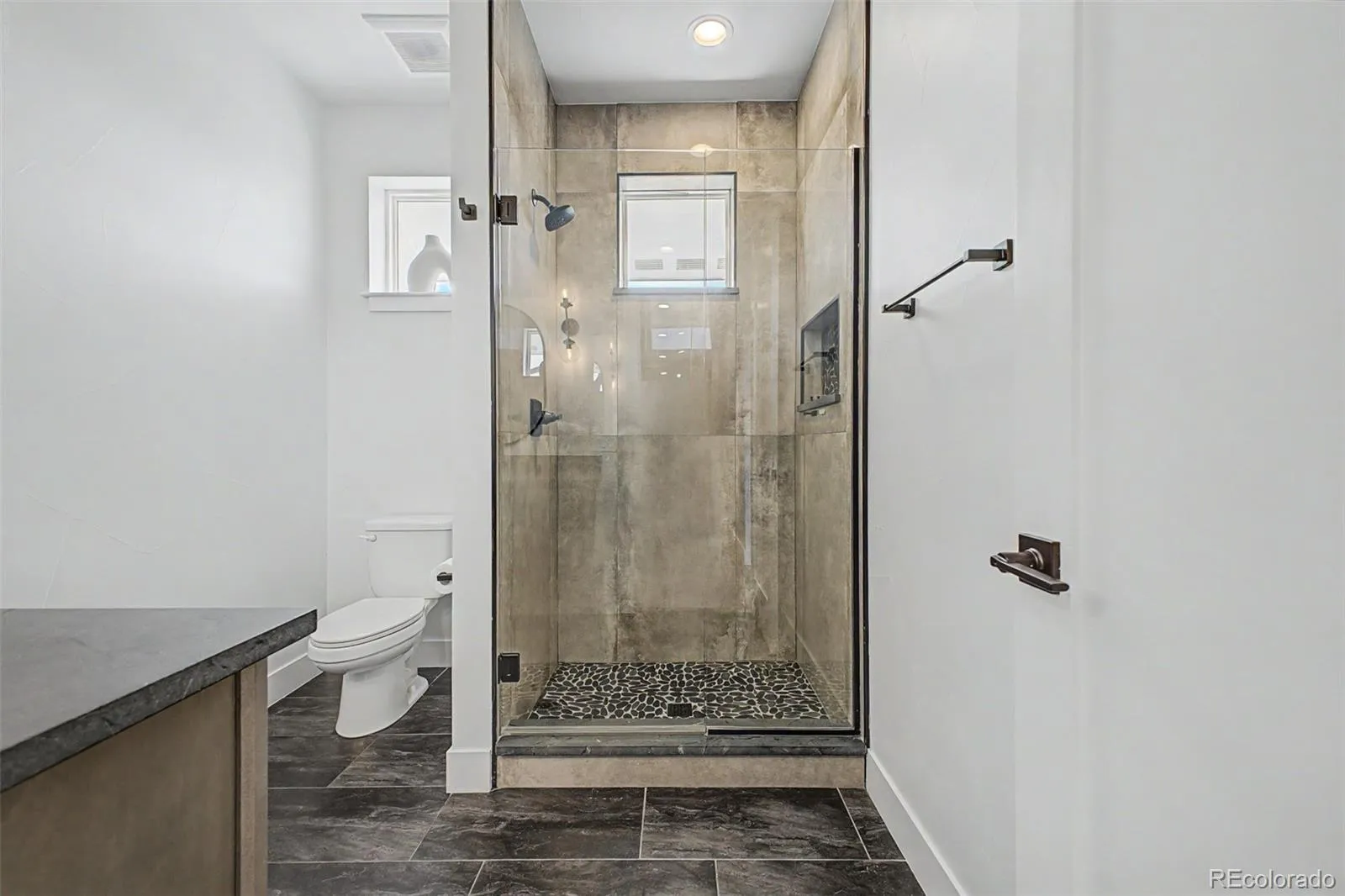 8 S Colorado Boulevard Denver CO 80246 MLS #REC5535119 05282026023219 1600 21