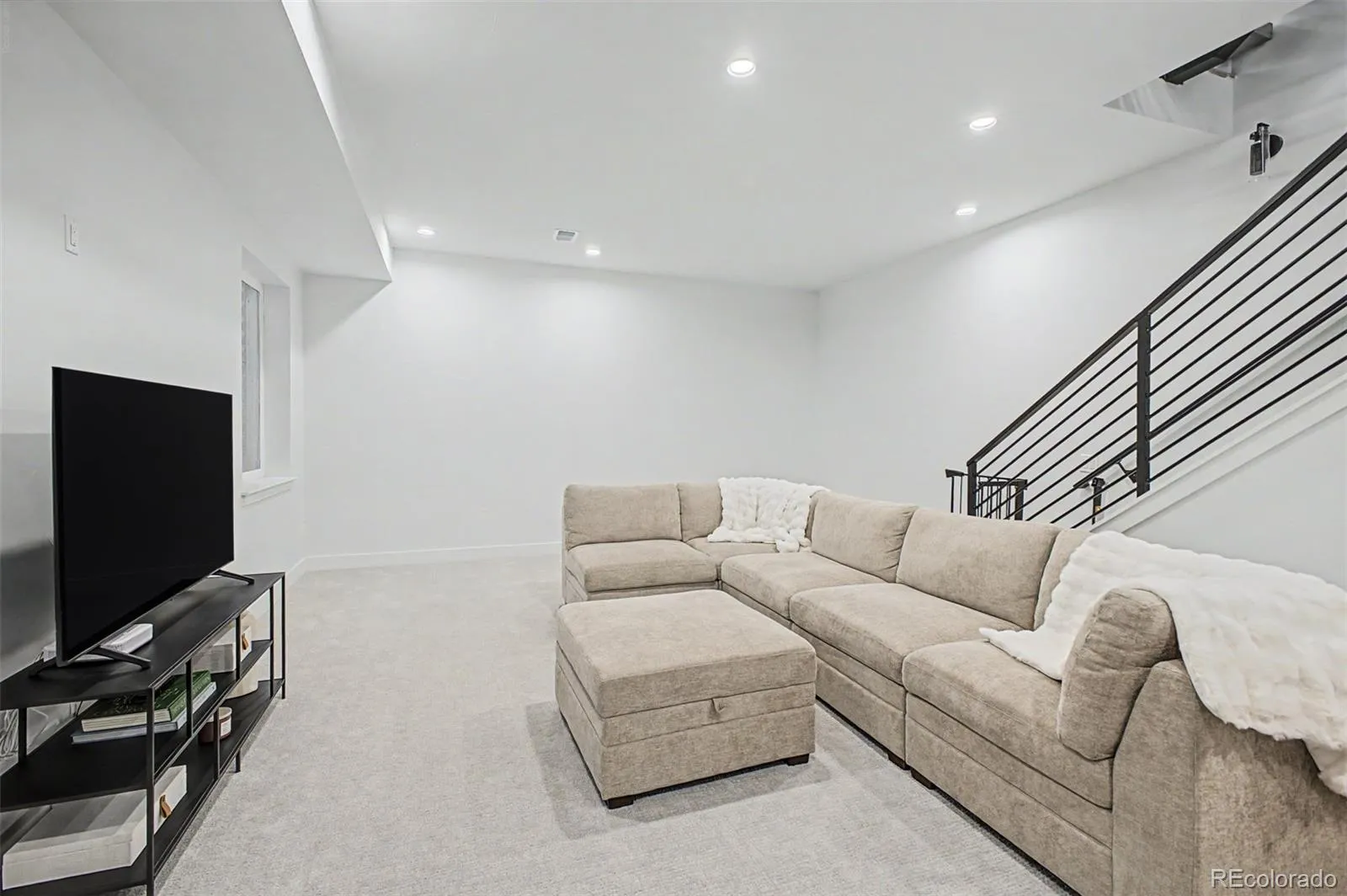 8 S Colorado Boulevard Denver CO 80246 MLS #REC5535119 05282026023219 1600 25