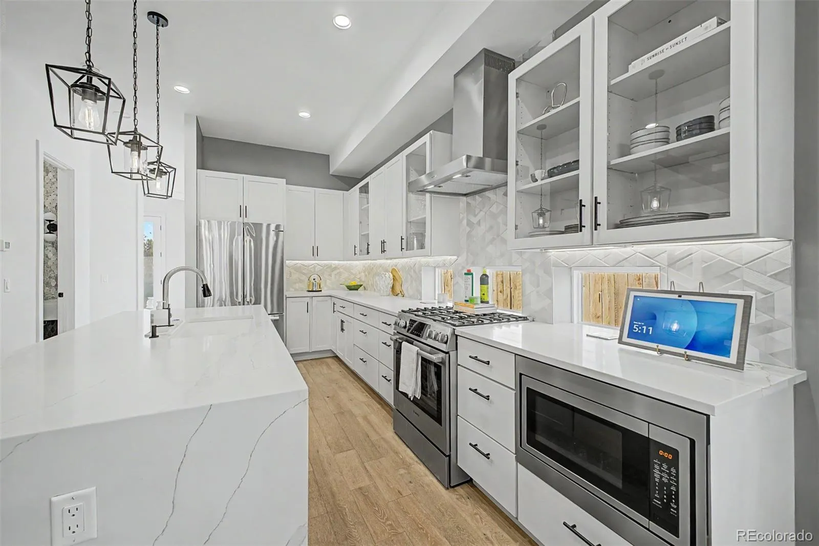 8 S Colorado Boulevard Denver CO 80246 MLS #REC5535119 05282026023219 1600 3