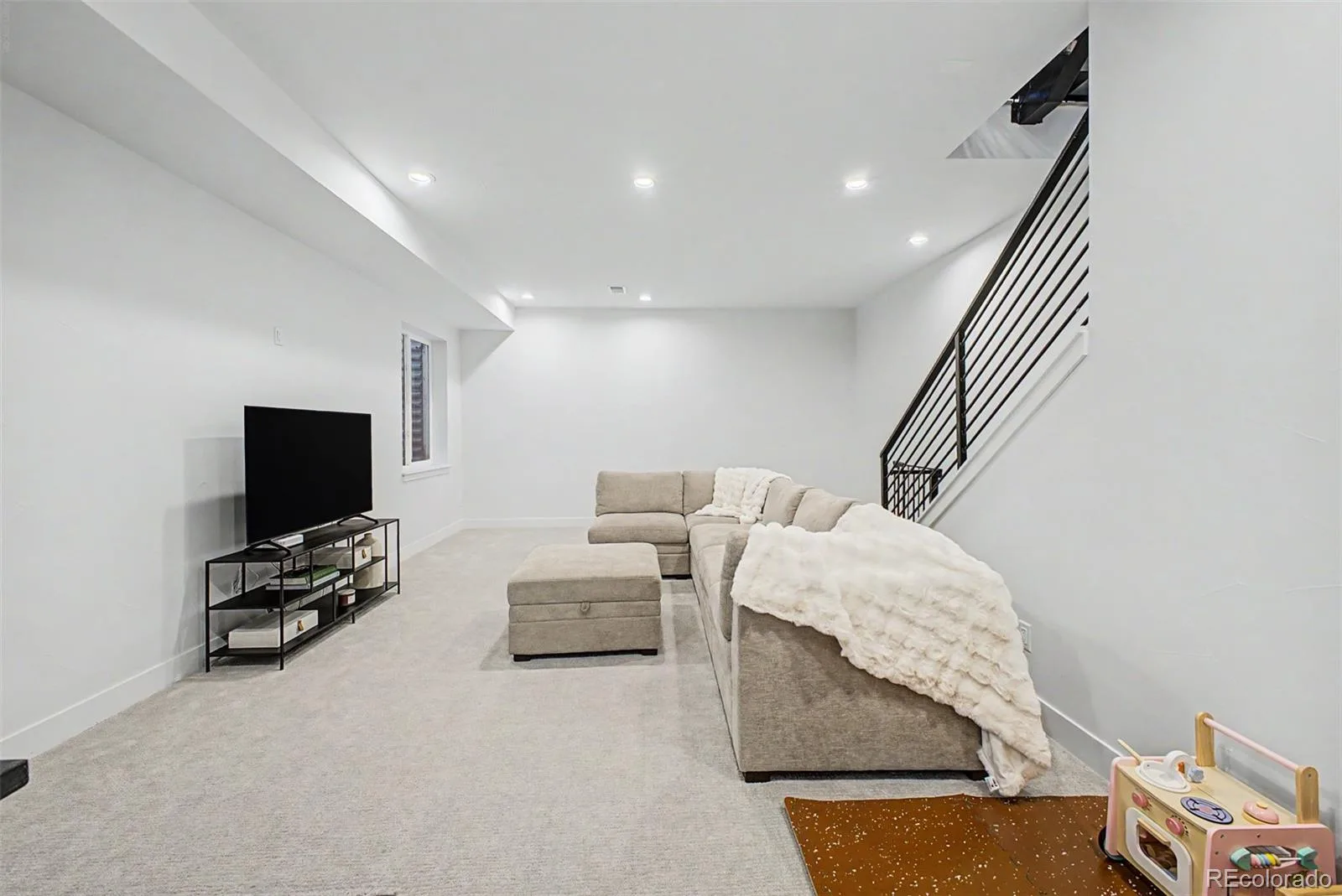 8 S Colorado Boulevard Denver CO 80246 MLS #REC5535119 06172026212529 1600 25