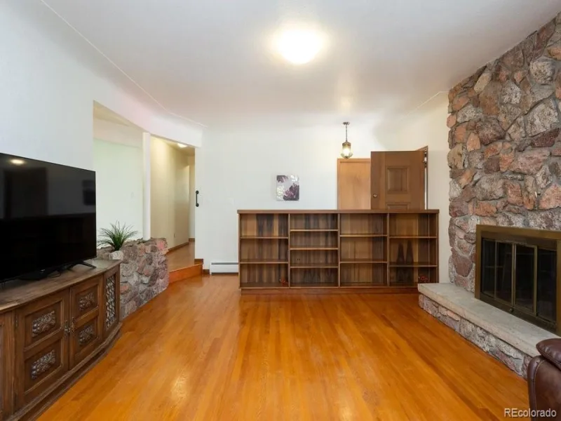 1045 S Cody Street Lakewood CO 80226 | MLS #REC5537855 09252026033659 800 1