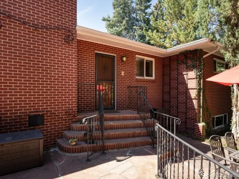 1045 S Cody Street Lakewood CO 80226 | MLS #REC5537855 09252026033659 800 12