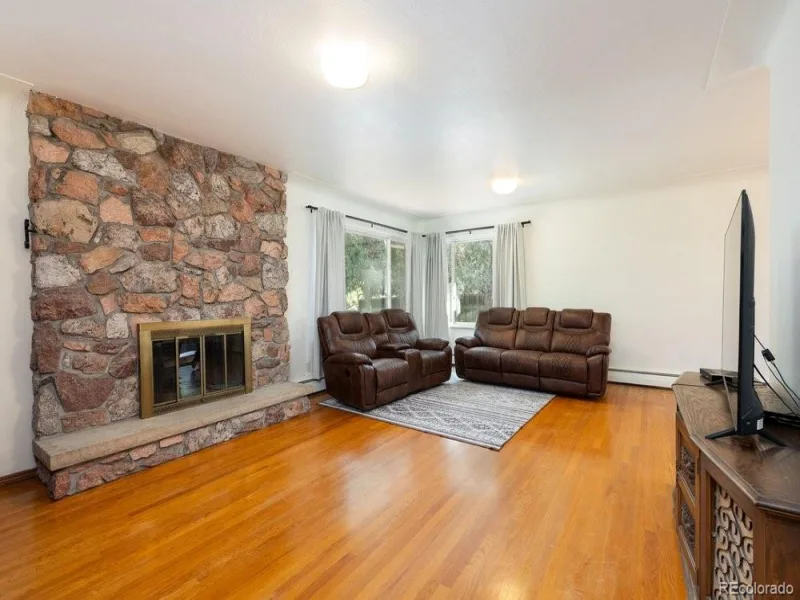 1045 S Cody Street Lakewood CO 80226 | MLS #REC5537855 09252026033659 800 14