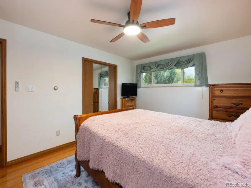 1045 S Cody Street Lakewood CO 80226 | MLS #REC5537855 09252026033659 800 21