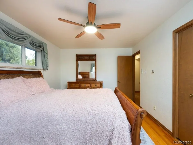 1045 S Cody Street Lakewood CO 80226 | MLS #REC5537855 09252026033659 800 22