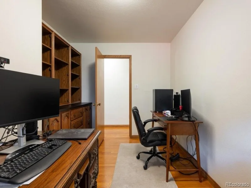 1045 S Cody Street Lakewood CO 80226 | MLS #REC5537855 09252026033659 800 32