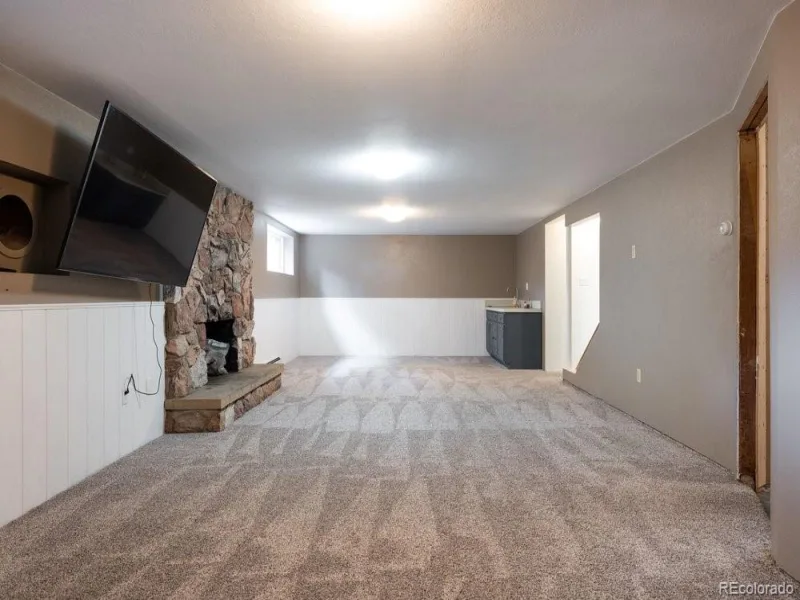 1045 S Cody Street Lakewood CO 80226 | MLS #REC5537855 09252026033659 800 4
