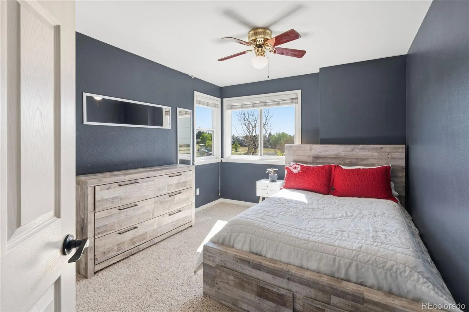 18816 E Saratoga Circle Aurora CO 80015 MLS #REC5541170 05142026005044 1600 27