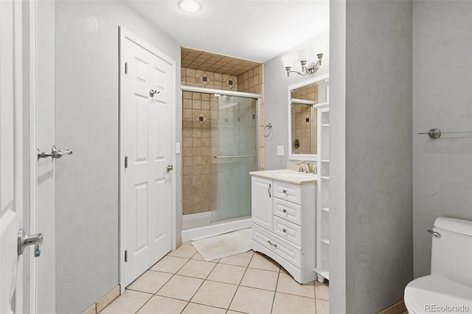 18816 E Saratoga Circle Aurora CO 80015 MLS #REC5541170 05142026005044 1600 32
