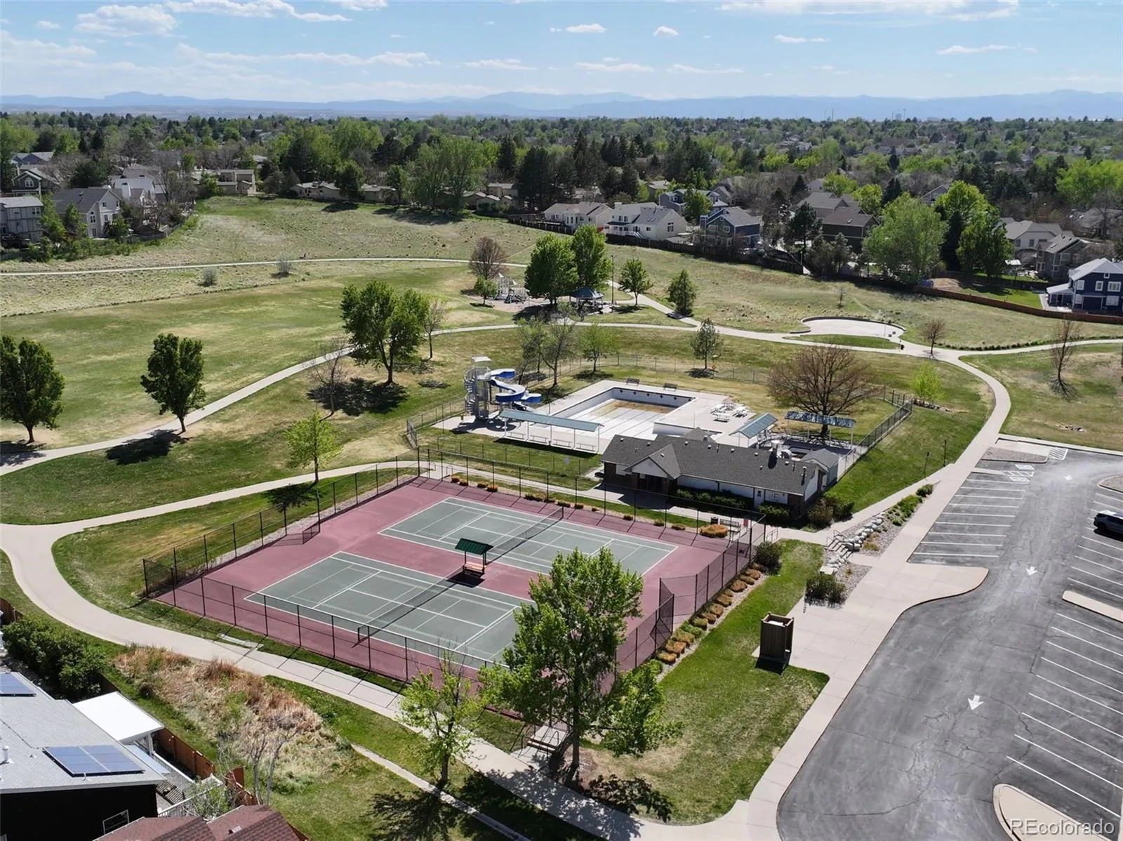 18816 E Saratoga Circle Aurora CO 80015 MLS #REC5541170 05142026005044 1600 45