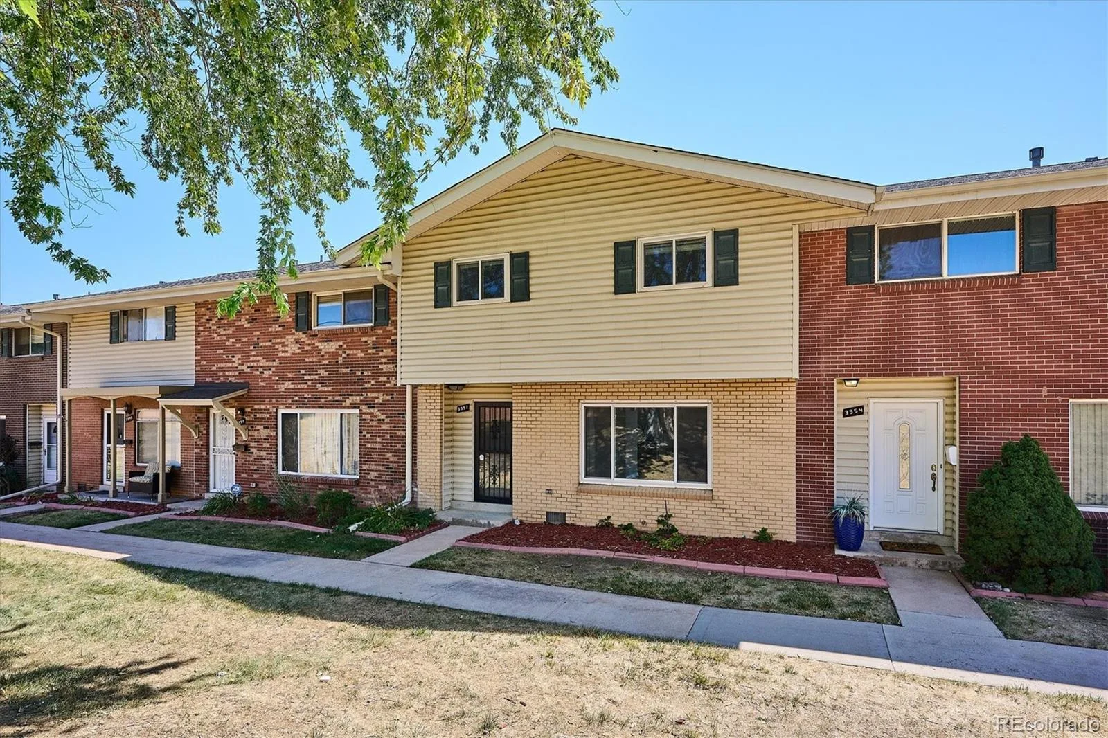 3952 S Yosemite Street Denver CO 80237 | MLS #REC5543154 07142026180847 1600 25