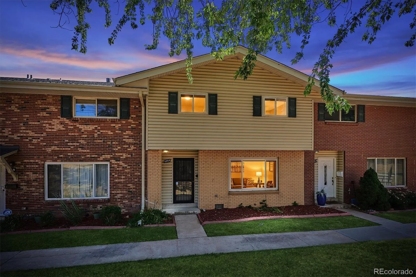 3952 S Yosemite Street Denver CO 80237 | MLS #REC5543154 07142026180847 1600 28