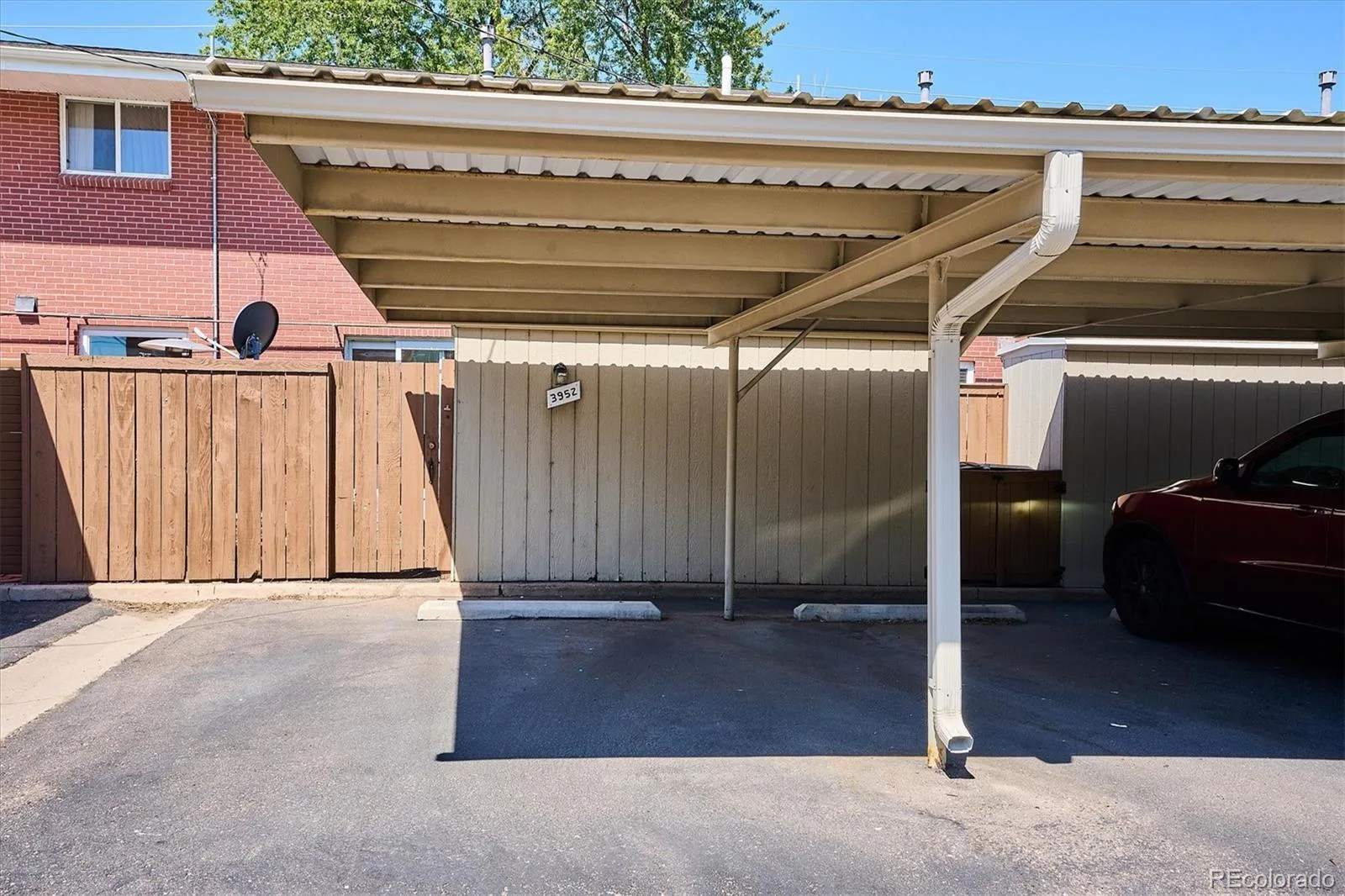 3952 S Yosemite Street Denver CO 80237 | MLS #REC5543154 07142026180847 1600 29