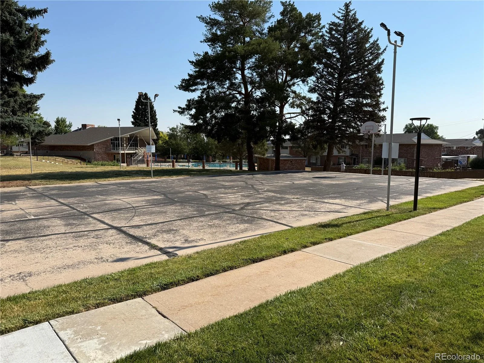 3952 S Yosemite Street Denver CO 80237 | MLS #REC5543154 07142026180847 1600 33