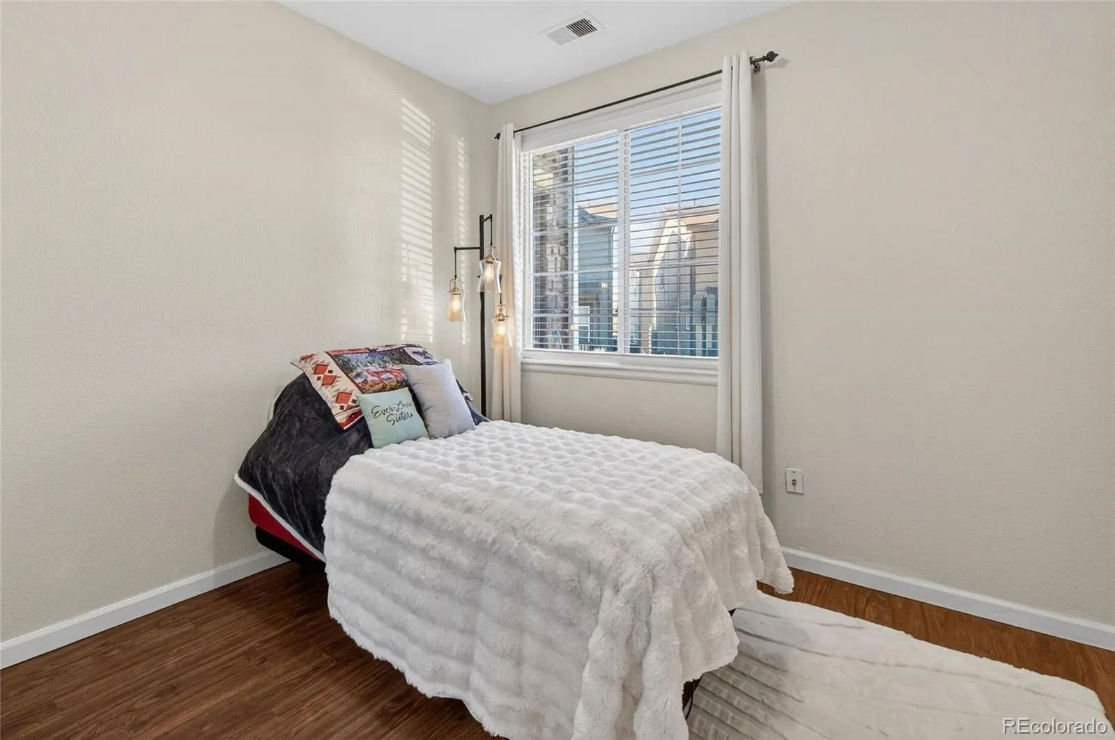 5255 Memphis Street #1204 Denver CO 80239 MLS #REC5554077 05152026150136 1600 17