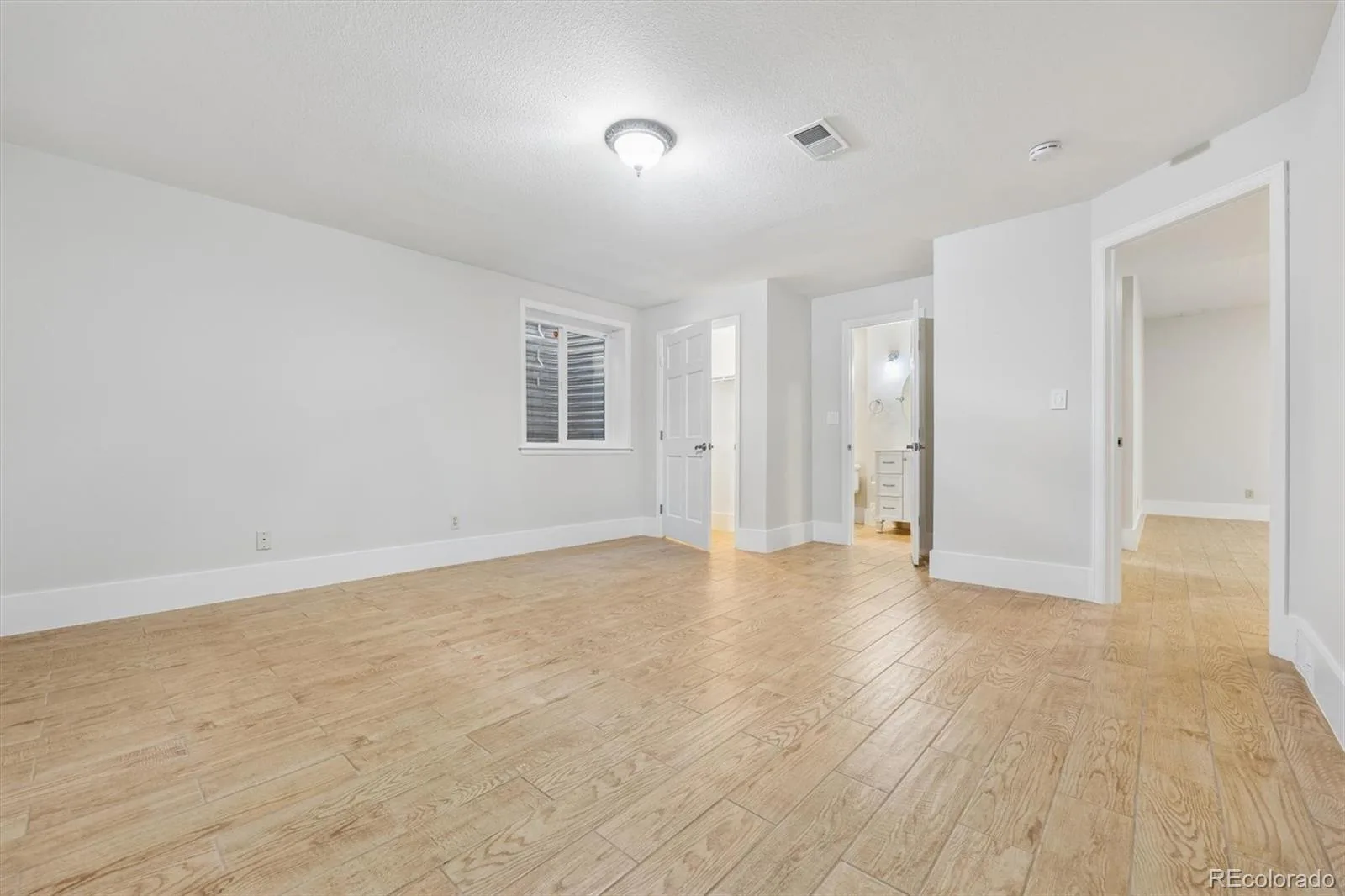 7199 S Chapparal W Circle Centennial CO 80016 | MLS #REC5556544 08282026185903 1600 37