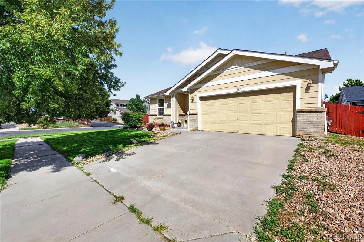 5574 Kalispell Street Denver CO 80239 | MLS #REC5557770 08192026193059 1200 3