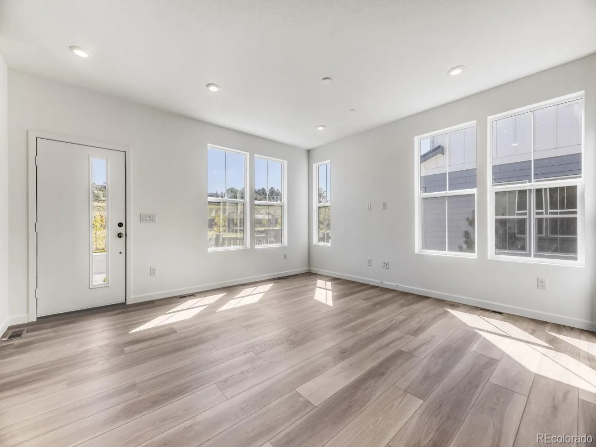 7659 S Mobile Way Centennial CO 80016 | MLS #REC5560096 08282026212258 1200 1