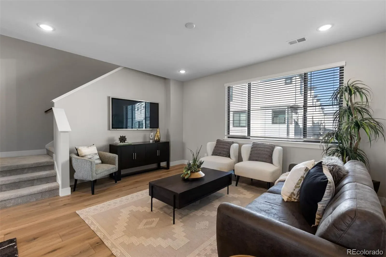 03262026155936 1600 15