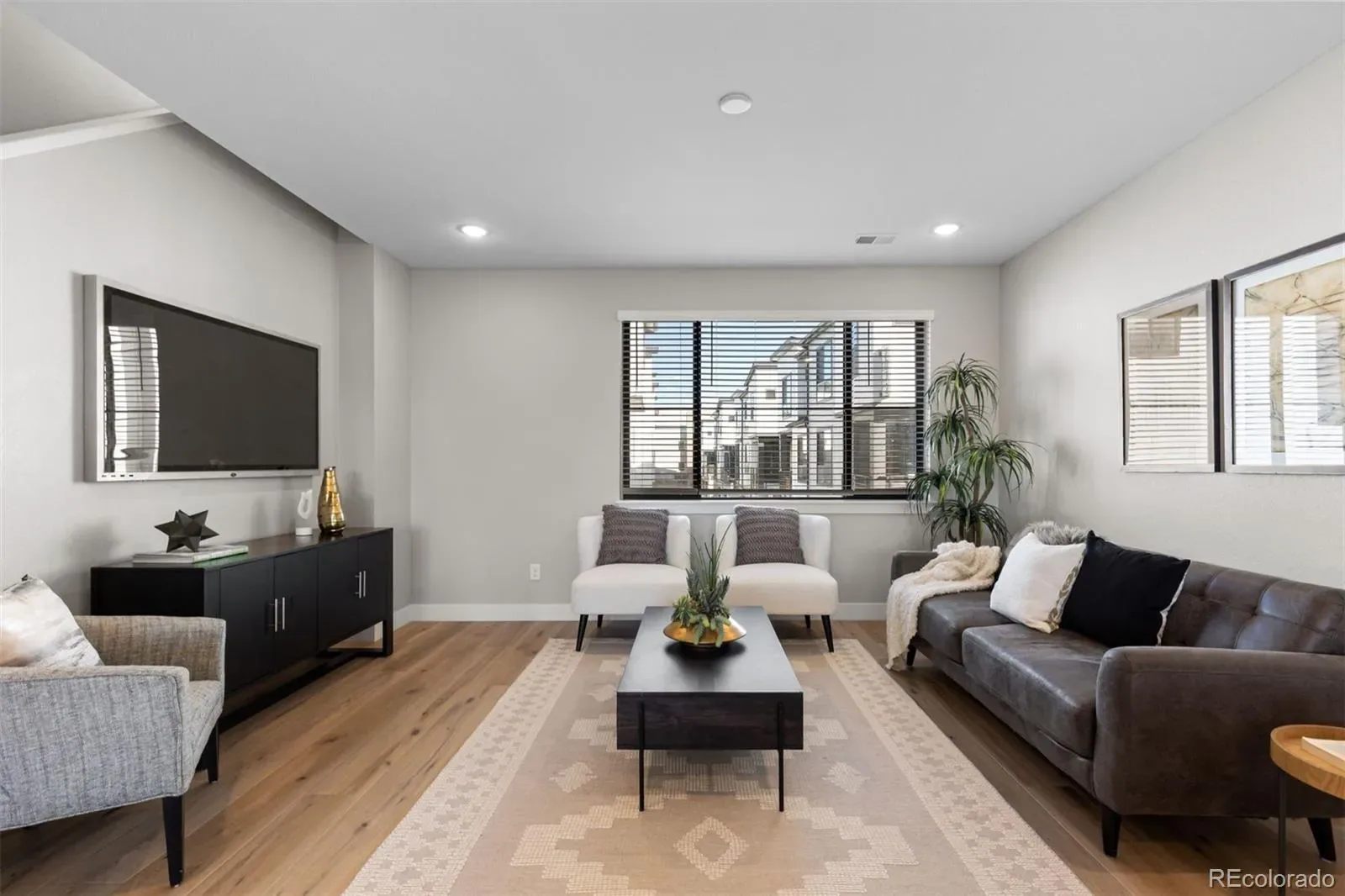 03262026155936 1600 16