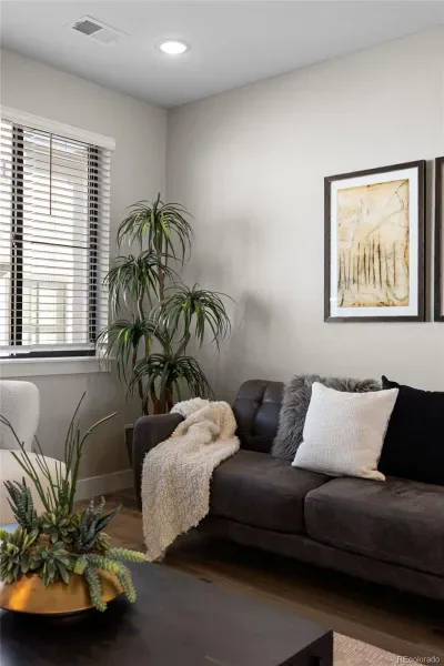 03262026155936 800 18