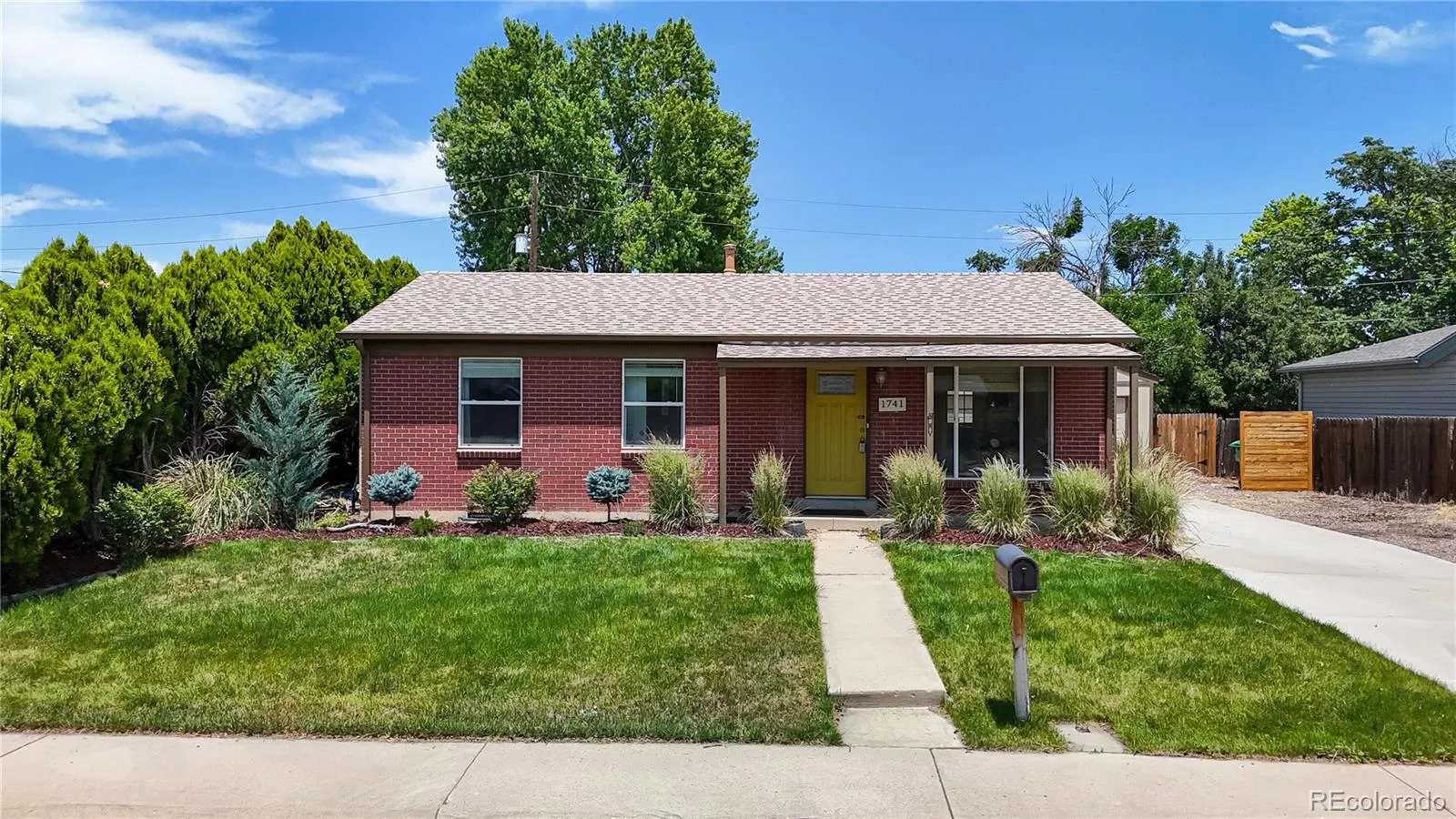 1741 W 55th Place Denver CO 80221 MLS #REC5561234 05152026002738 1600 27