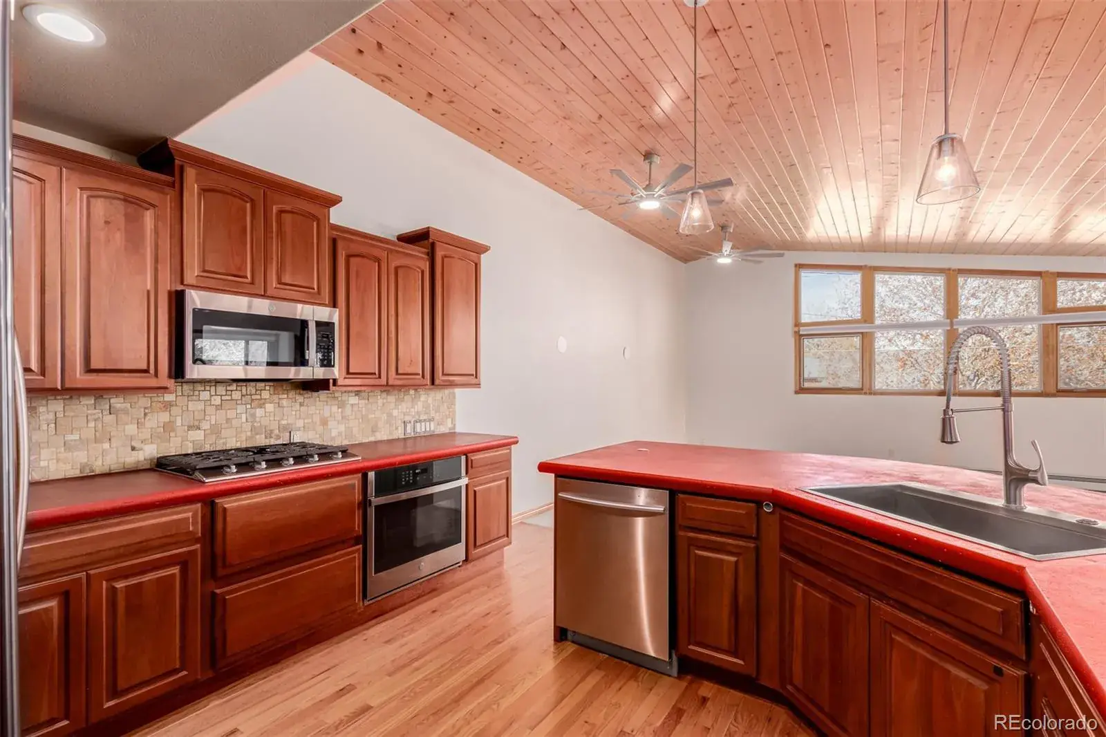 11242025232912 1600 16