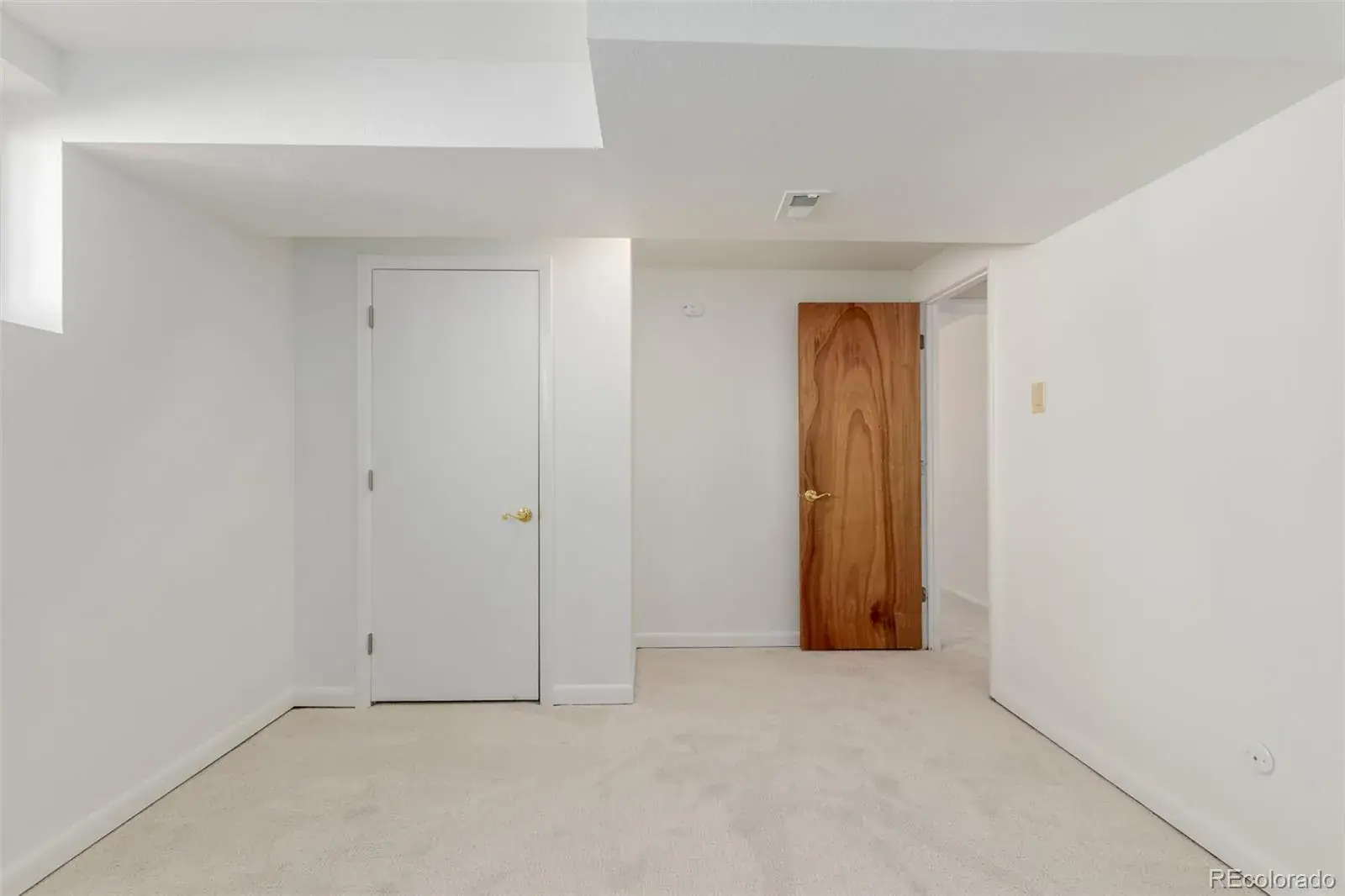 11242025232912 1600 32