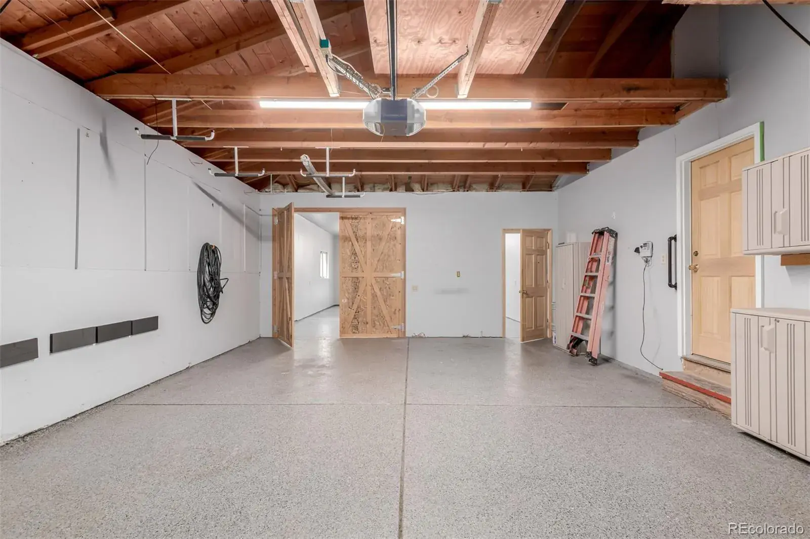 11242025232912 1600 39