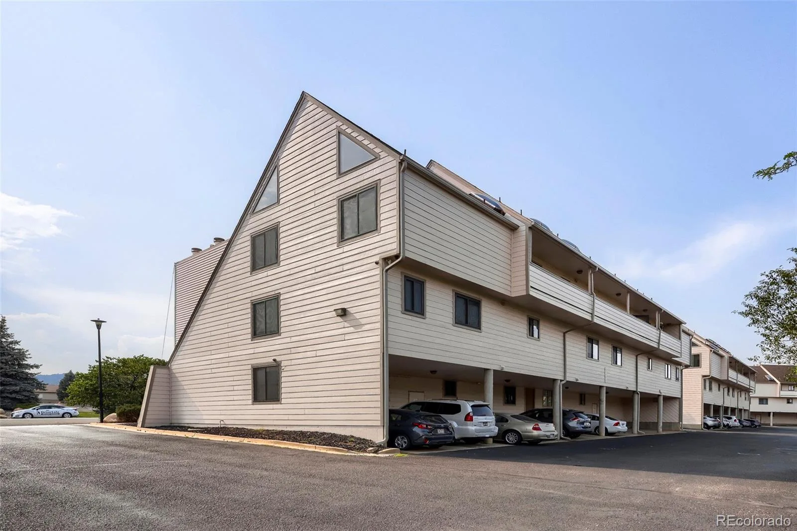 4266 S Eldridge Street #101 Morrison CO 80465 | MLS #REC5567626 08092026180528 1600 4