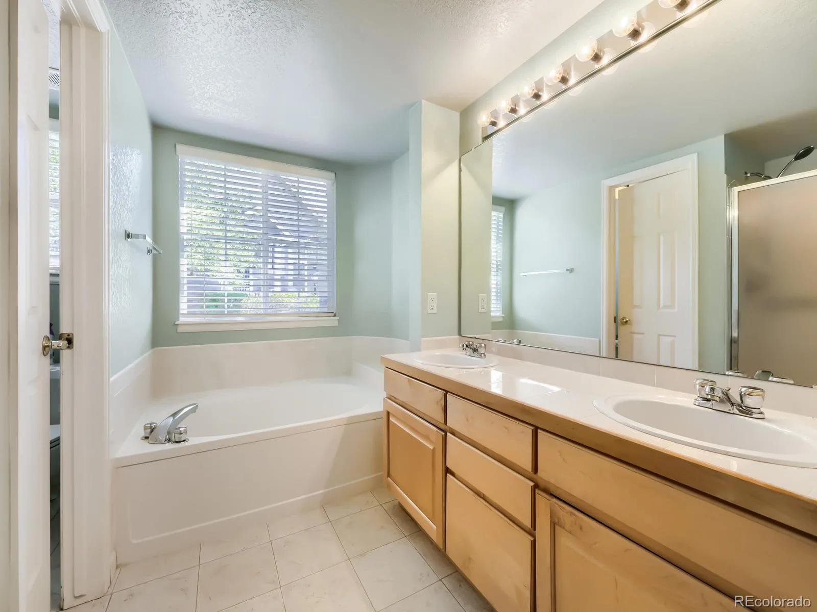 6355 Deframe Way Arvada CO 80004 | MLS #REC5571124 08202026140637 1600 14