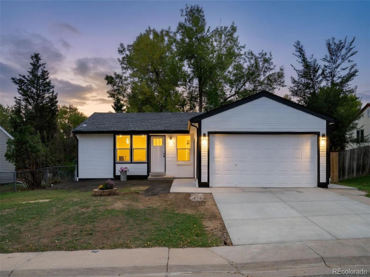 2754 S Uravan Street Aurora CO 80013 | MLS #REC5572930 MLS #REC5572930 image #0
