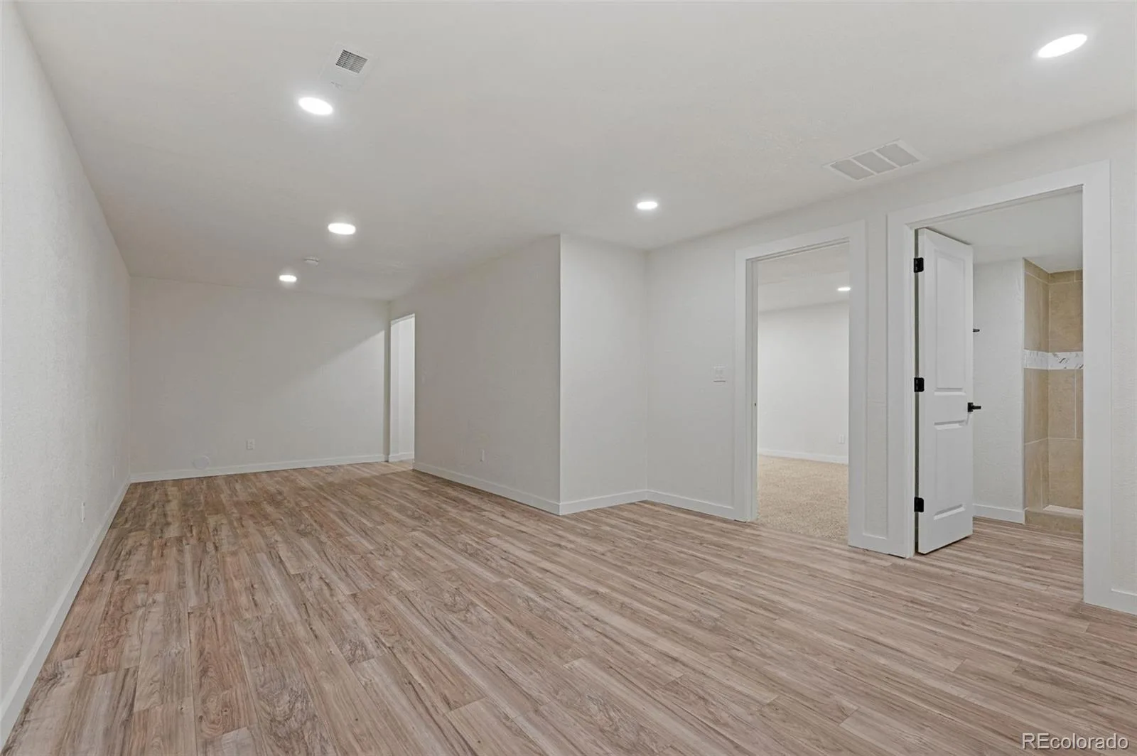 2754 S Uravan Street Aurora CO 80013 | MLS #REC5572930 10142026203415 1600 18