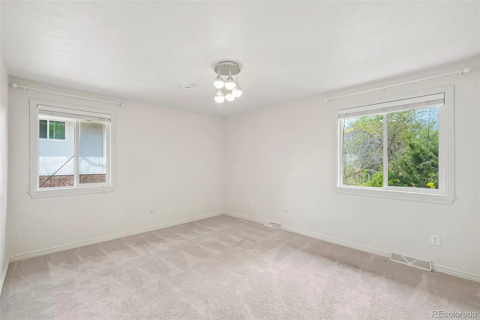 5332 W Geddes Place Littleton CO 80128 MLS #REC5574645 05152026200012 1600 21