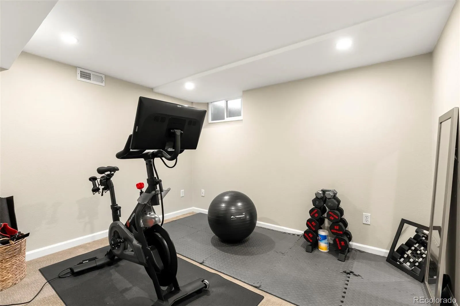 1420 Rosemary Street Denver CO 80220 MLS #REC5576228 04252026160637 1600 19