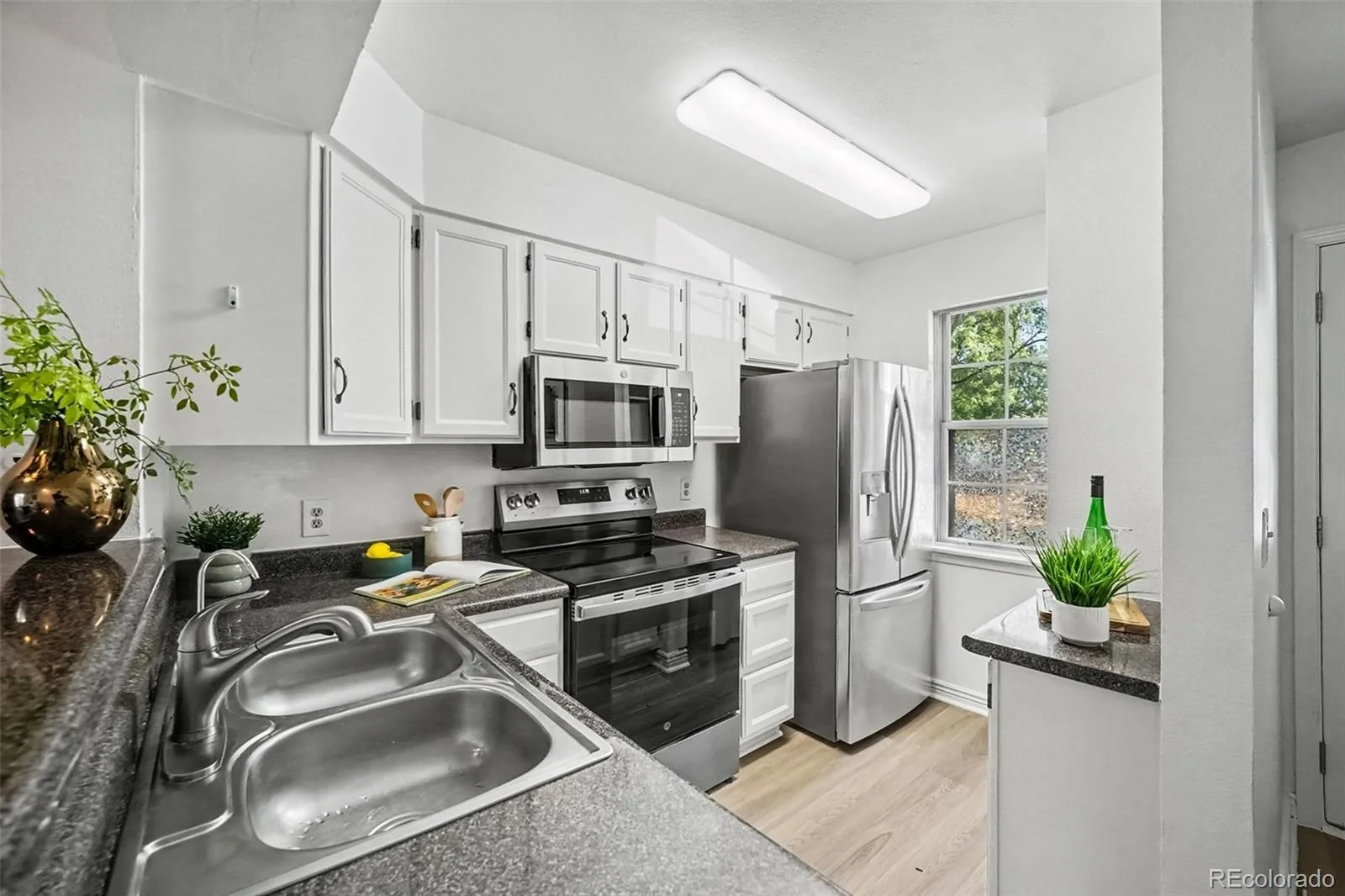 10863 W Dartmouth Avenue Lakewood CO 80227 | MLS #REC5580943 10062026205529 1600 4