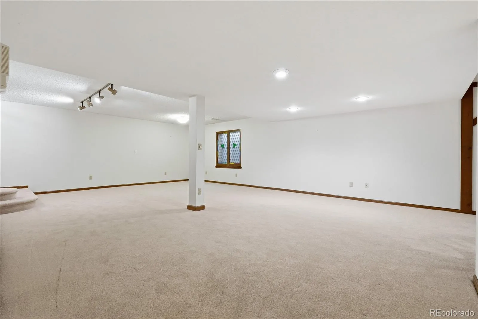 31 Sutherland Court Highlands Ranch CO 80130 MLS #REC5581826 06132026192300 1600 26