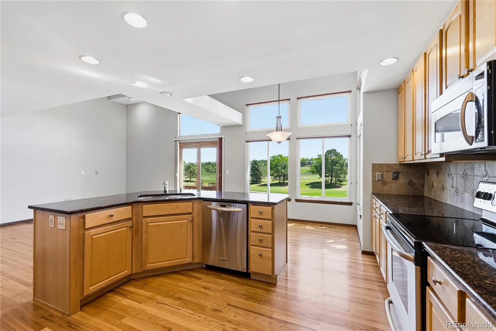 31 Sutherland Court Highlands Ranch CO 80130 MLS #REC5581826 06132026192300 1600 6