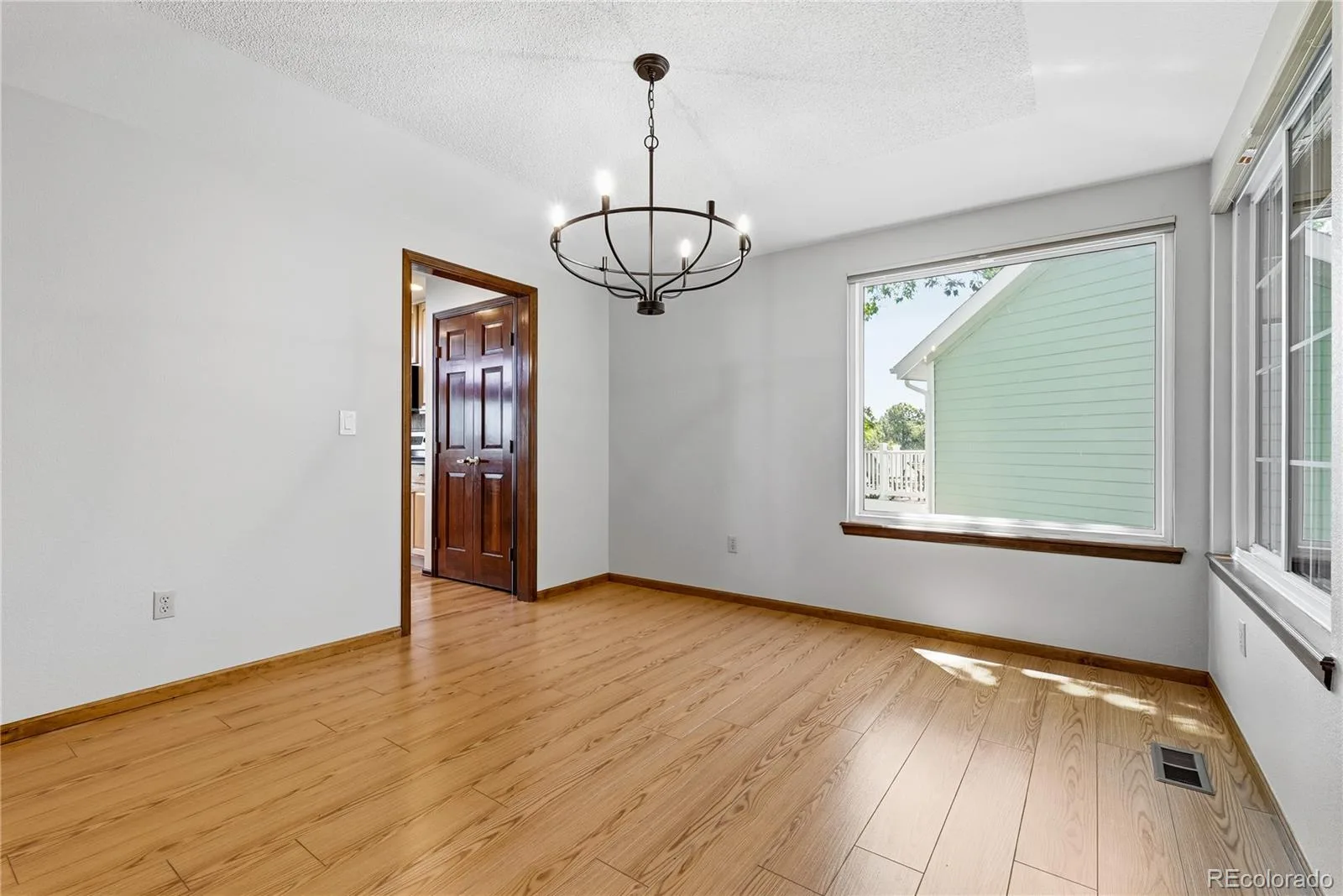 31 Sutherland Court Highlands Ranch CO 80130 MLS #REC5581826 06132026192300 1600 7