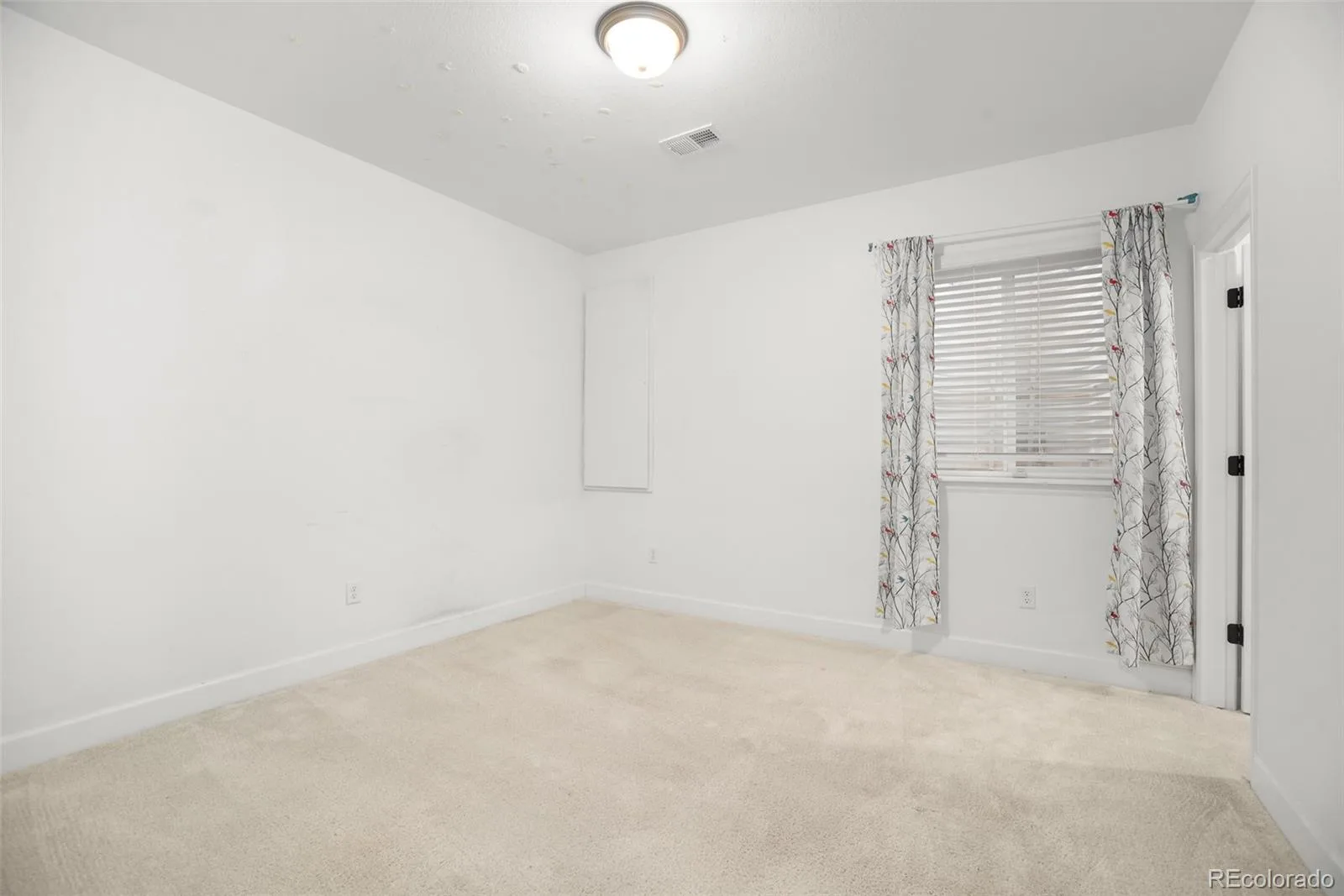 24777 E Alamo Place Aurora CO 80016 MLS #REC5582900 05302026012123 1600 40
