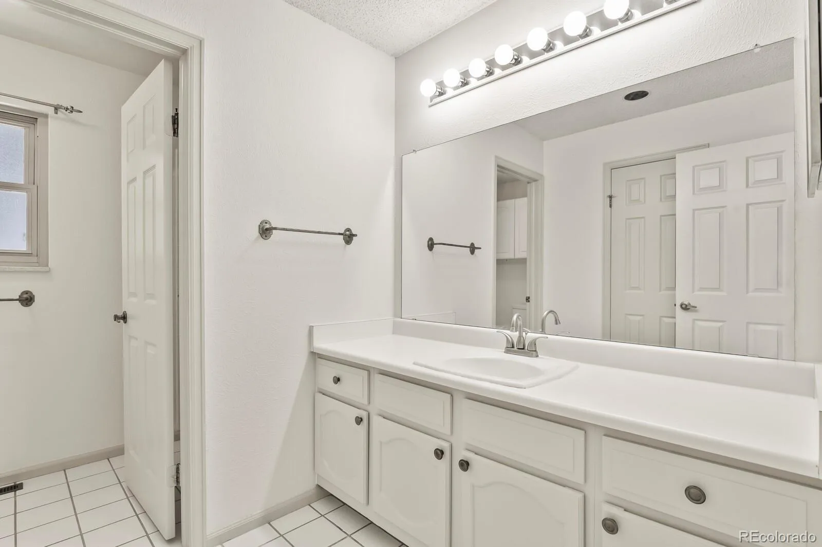 12506 E Vassar Drive Aurora CO 80014 | MLS #REC5584377 09232026185935 1600 40