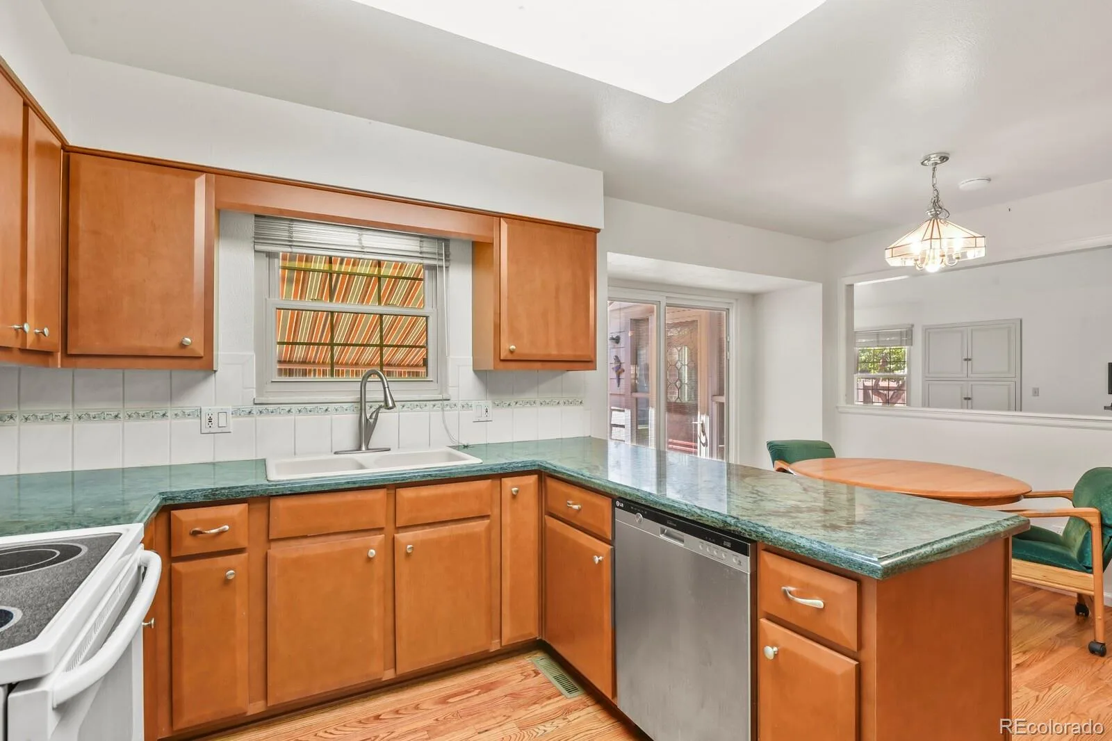 12506 E Vassar Drive Aurora CO 80014 | MLS #REC5584377 09232026185935 1600 6
